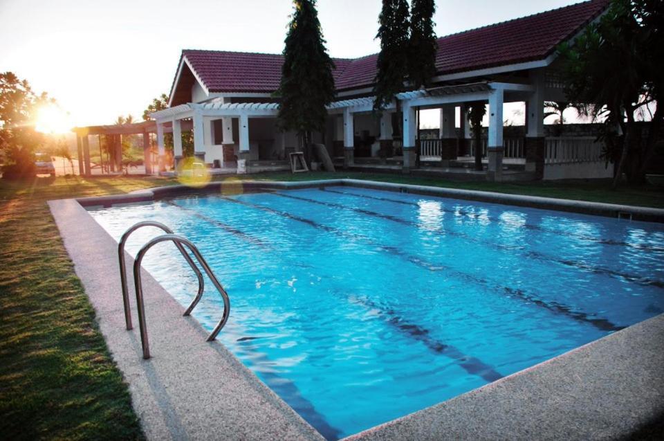 Happy Ripples Beach Resort Mabilao Exterior photo