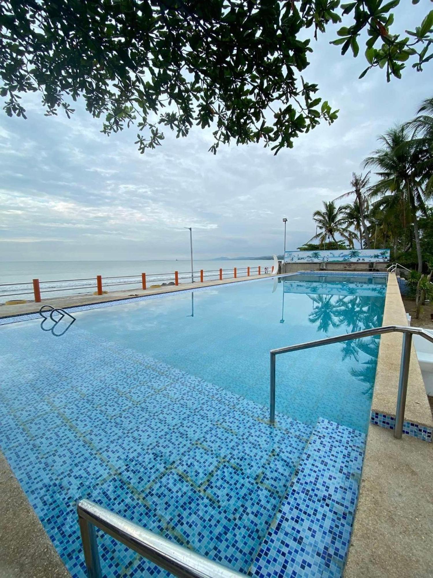 Happy Ripples Beach Resort Mabilao Exterior photo